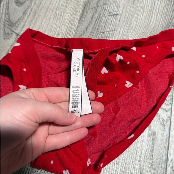 victoria’s secret red and white heart print panties size medium - Picture 2 of 2